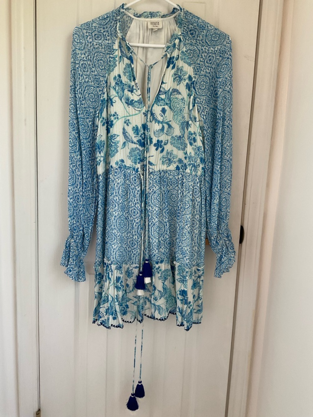 HEMANT & NANDITA Blue White kaiyo Boho dress Gold Accents 18” by 35” drawstring